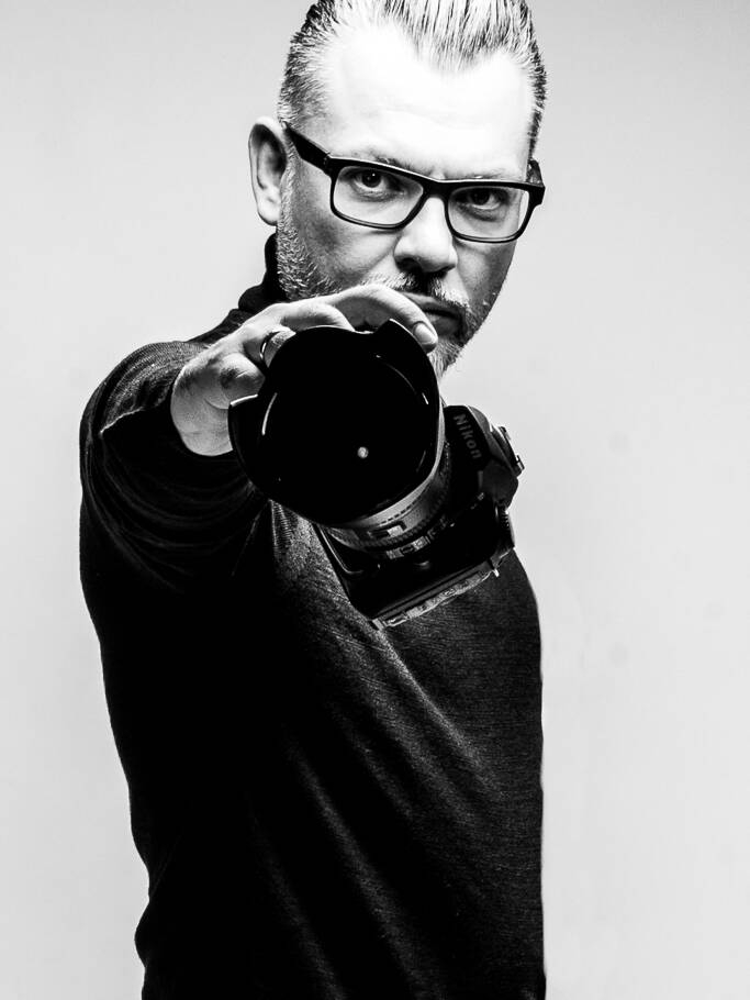 Konstantinos Matzios. Einer der renommiertesten und bekanntesten Stuttgarter Fotografen im Bereich FineArt Ballett und Tanzfotografie. MATZIOS photography